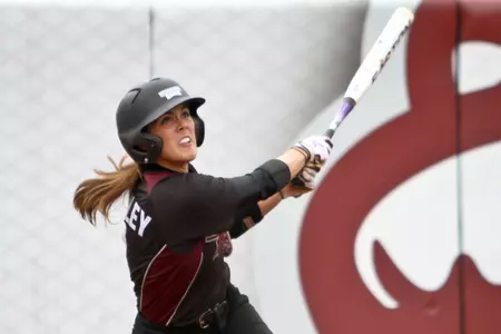 Softball Succumbs To No. 19 Texas A&M?s Late Rally