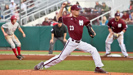 Baseball Opens SEC Play With Doubleheader Split