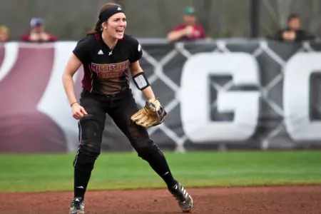 Softball Unable to Contain Offense of No. 2 Gators