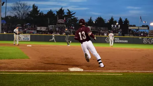 Diamond Dawgs Drop Series Opener To Auburn