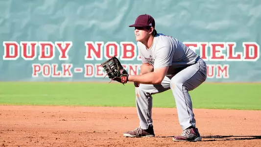 Maroon Defeats Gray, 9-6, In Saturday Scrimmage