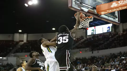 Aric Holman Dunk