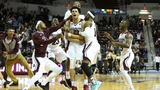 Weatherspoon Drains Buzzer Beater To Sink Commodores
