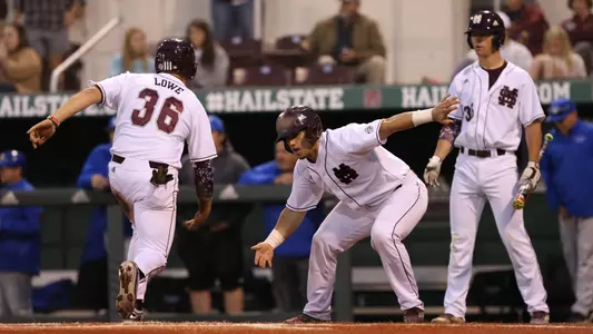 No. 8 Bulldogs Use Long Ball To Defeat Memphis, 11-1