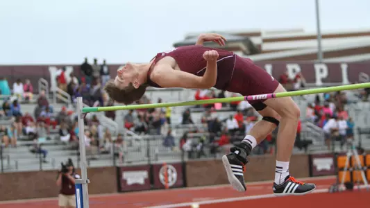 Track & Field Brings Home Five Wins At Battle Of The Bayou