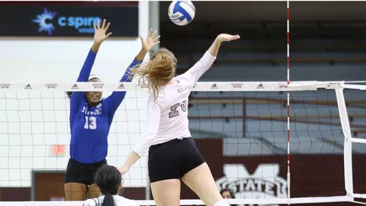 Gray Goes Up For A Kill Against Kentucky.