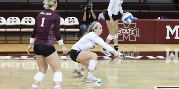 Zgunda Earns A Dig Against Missouri on Nov. 17.