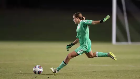 Catalina Perez vs TAMU kick
