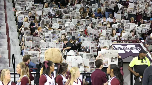 Fans_Newspaperws