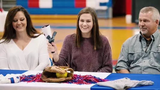 Madisyn Kennedy Signing