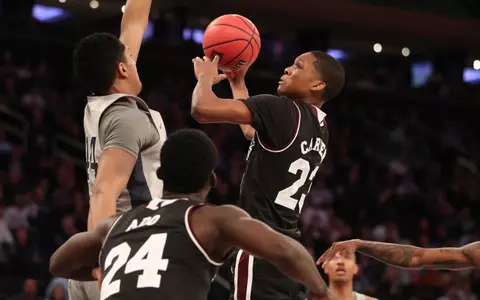 Tyson Carter had 19 points