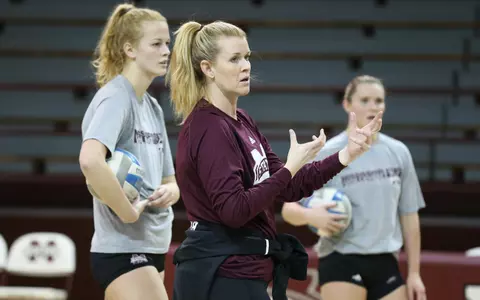 01-18-18 VB Spring PracticeJulie Darty, Head CoachPhoto by Kelly Price