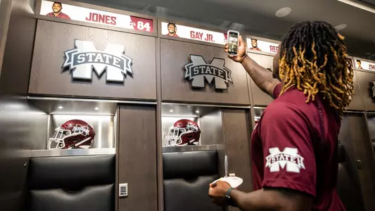 Willie Gay Locker Room