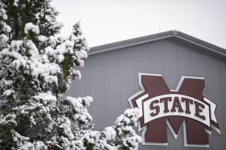 STARKVILLE, MS - January 11, 2021 - The Rula Tennis Pavilion during a snow day at Mississippi State University in Starkville, MS. Photo By Austin Perryman