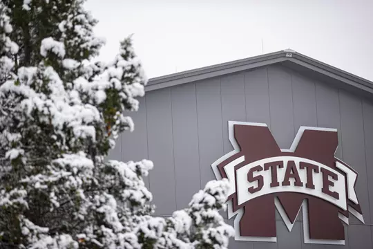 STARKVILLE, MS - January 11, 2021 - The Rula Tennis Pavilion during a snow day at Mississippi State University in Starkville, MS. Photo By Austin Perryman
