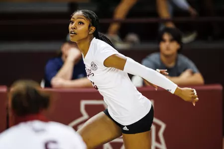 STARKVILLE, MS - September 21, 2022 - Mississippi State Middle Blocker/Right Setter Gabby Waden (#8) during the match between the Georgia Bulldogs and the Mississippi State Bulldogs at the Newell-Grissom Building in Starkville, MS. Photo By Kevin Snyder