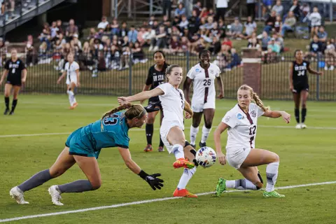 STARKVILLE, MS - November 11, 2022 - Mississippi State Forward Maggie Wadsworth (#21) during the First Round NCAA match between the New Mexico State Aggies and the Mississippi State Bulldogs at the MSU Soccer Field in Starkville, MS. Photo By Mike Mattina