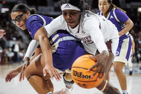 STARKVILLE, MS - November 11, 2022 - Mississippi State Forward Denae Carter (#25) during the game between the North Alabama Lions and the Mississippi State Bulldogs at Humphrey Coliseum in Starkville, MS. Photo By Kevin Snyder