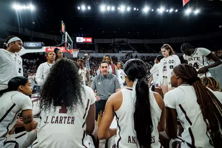 Women's Basketball Huddle