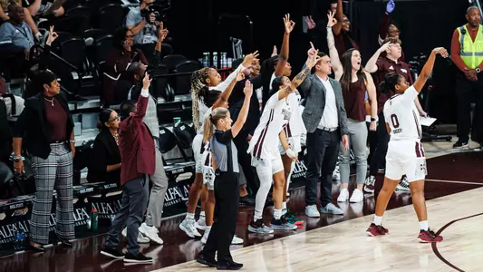 Women's Basketball 2023-24 - Darrione Rogers Action Photo 2