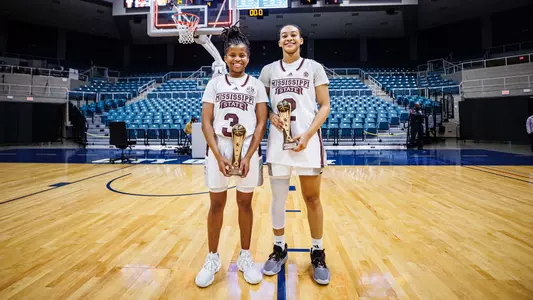 Women's Basketball 2023-24 - Jerkaila Jordan Action Photo 4