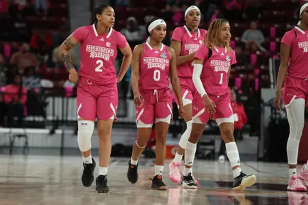 Jordan, An. Hayes, and Smith on court