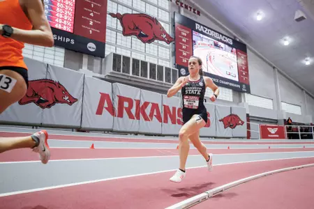 BIRMINGHAM, AL - January 27, 2024 - Mississippi State Distance Runner Madison Jones during the Razorback Invitational at the Randal Tyson Track Center in Fayetteville, AR. Photo by Will Porada