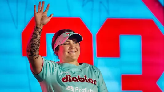 Mia Davidson Diablos Rojos