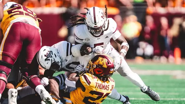 Mississippi State Linebacker Jalen Smith #10 Smith10, Mississippi State Safety Jardin Gilbert #5 Gilbert5