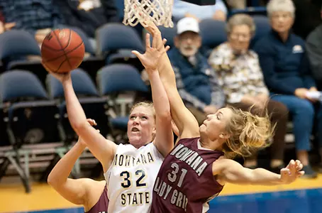 WBB_SEMANSKY_LAYIN_LADYGRIZ_2011