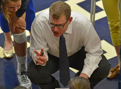 VB_WEINDEL_HUDDLE_SQUAT_GRIZ_2012