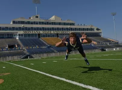 Caleb Schreibeis flying