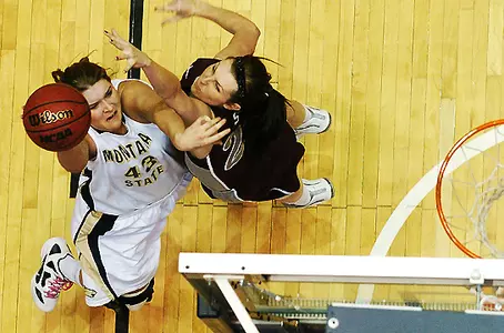 WBB_BANIS_OVERHEAD_GRIZ_2012