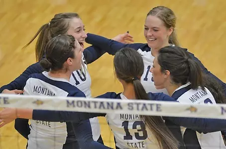 VB_TEAM_CELEBRATE_1_EWU_2012