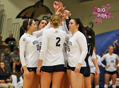 VB_ON_COURT_HUDDLE_GONZAGA_2013