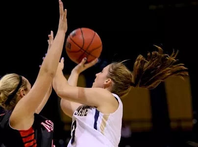 WBB_DURHAM_JUMPER_UMW_2013