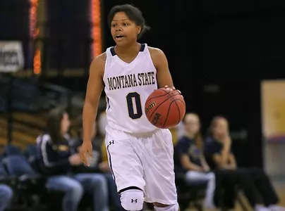 WBB_COLE_DRIBBLE_UMW_2013