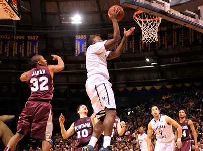 MBB_DAVIS_LAYIN_GRIZ_2013.jpg