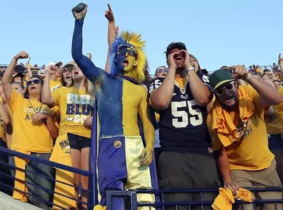 FB_13_MONMOUTH_FANS_2