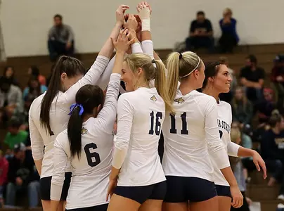 VB_14_HUDDLE_UNCO