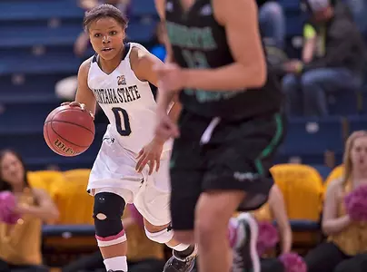 WBB_COLE_DRIBBLE_UND_2014