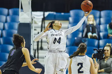 WBB_1617_BRAXTON_REBOUND_CC