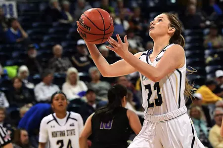 WBB_1617_CAUDILL_LAYUP_CC