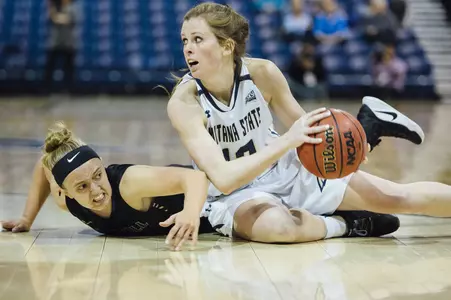 WBB_1617_JUNKERMIER_SCRAMBLE