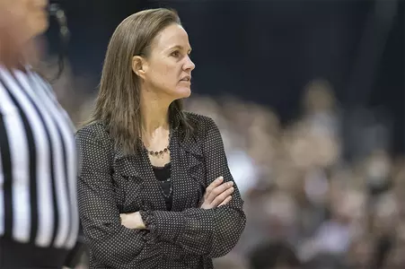 WBB_15_16_BINFORD_CAT_GRIZ