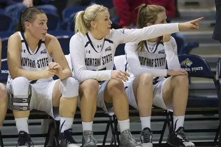 WBB_1617_BENCH_EWU