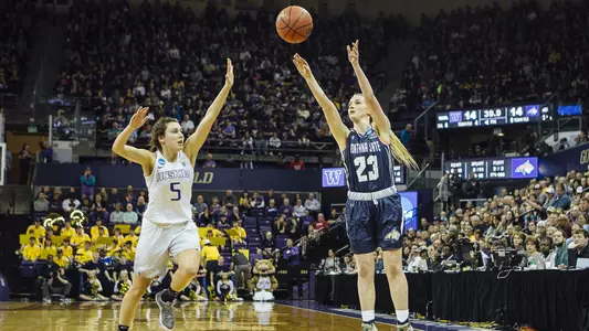 WBB_1617_CAUDILL_J_UW_NCAA