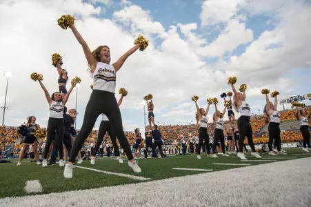 Spirit_Squad_Dance_Low