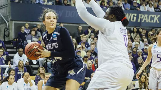 WBB_1617_BRAXTON_NCAA_UW
