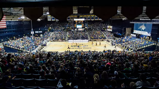 WBB_1718_BOBCAT_SCHOOL_DAY_WYOMING